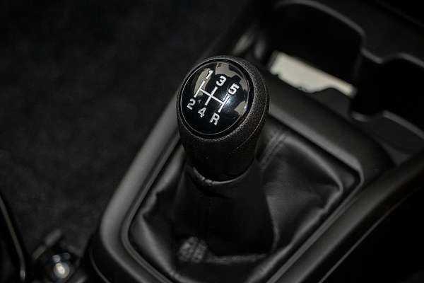 2025 Suzuki Swift Hybrid UZ