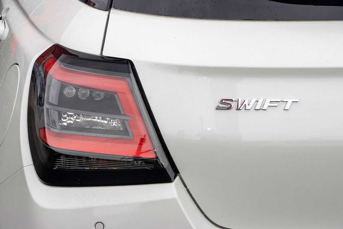 2025 Suzuki Swift Hybrid GLX UZ