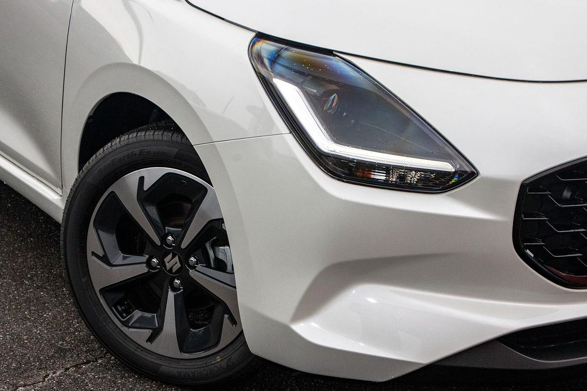 2025 Suzuki Swift Hybrid GLX UZ