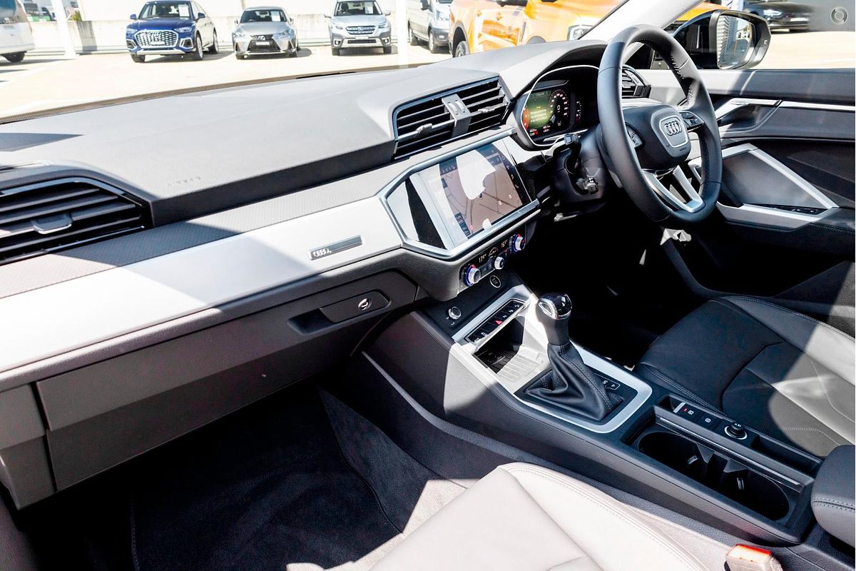 2025 Audi Q3 35 TFSI S line edition F3