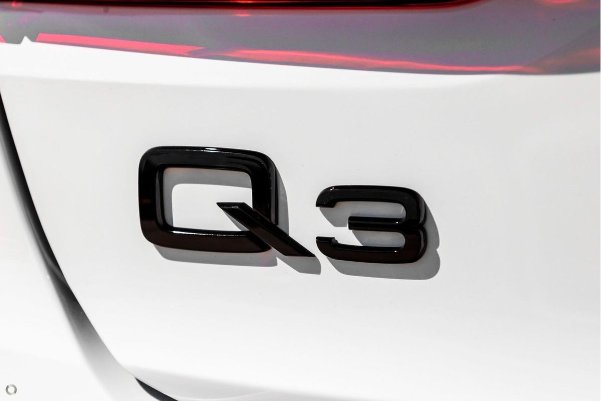 2025 Audi Q3 35 TFSI S line edition F3