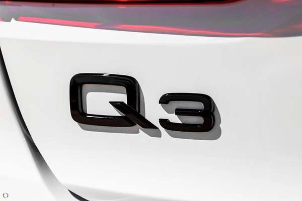 2025 Audi Q3 35 TFSI S line edition F3