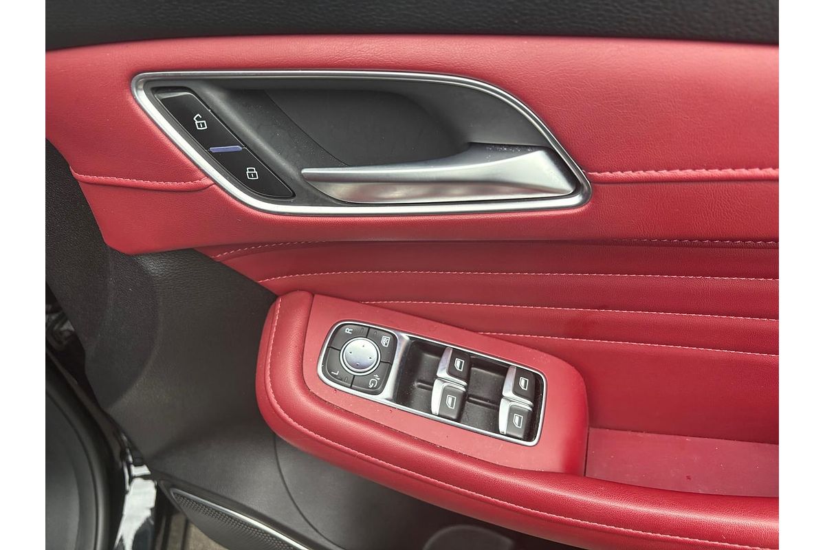 2021 MG HS Essence SAS23