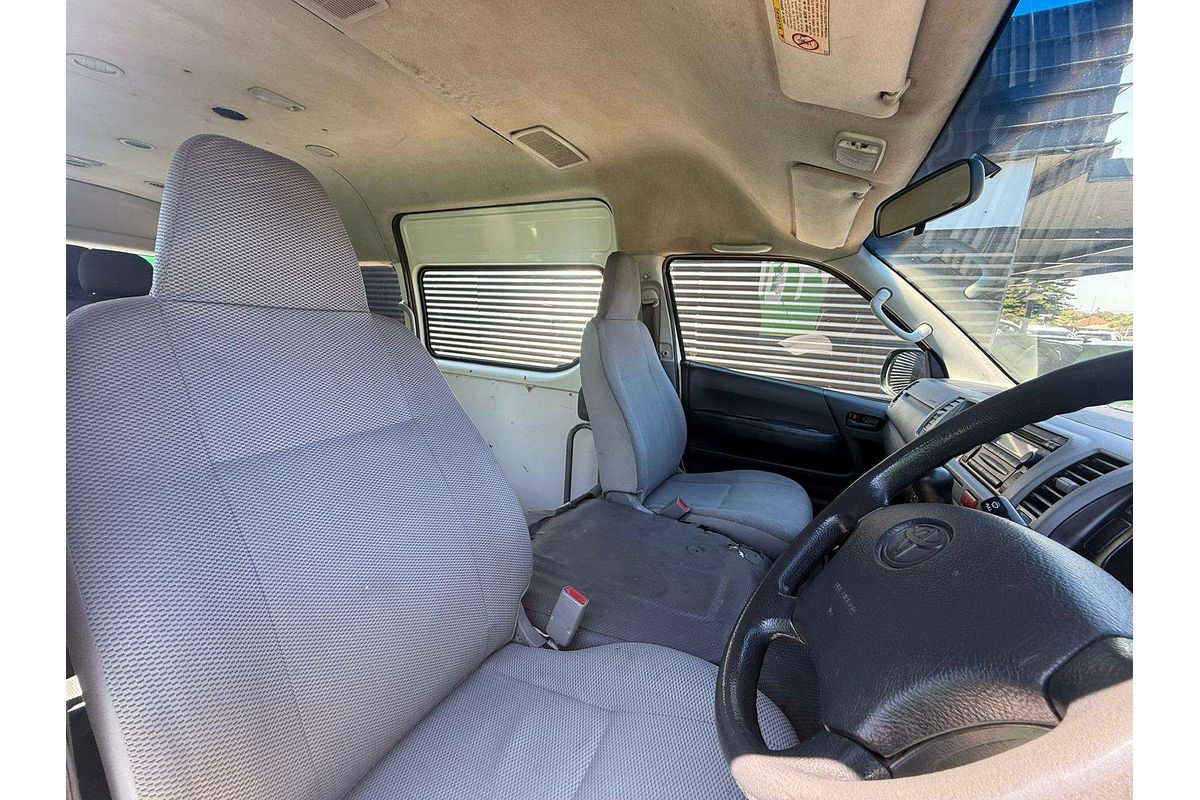 2006 Toyota Hiace Commuter KDH222R ELWB High Roof