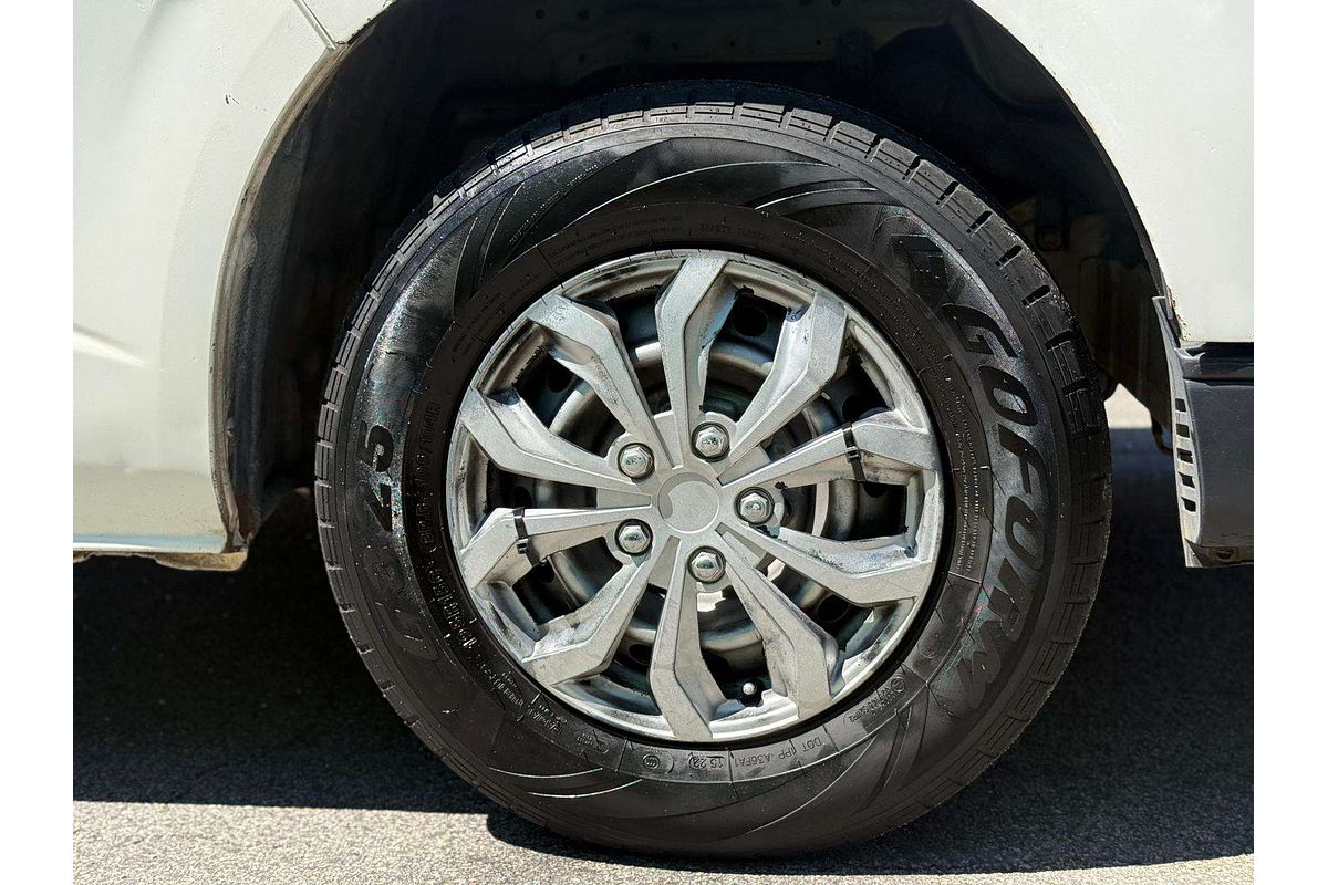 2006 Toyota Hiace Commuter KDH222R ELWB High Roof