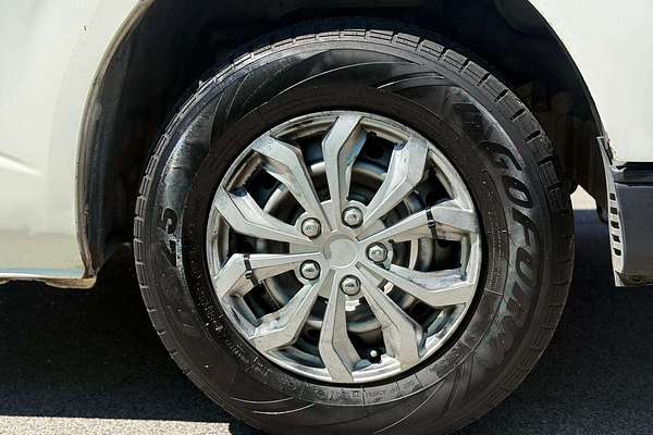 2006 Toyota Hiace Commuter KDH222R ELWB High Roof