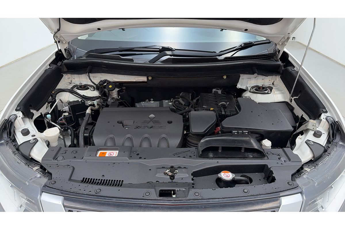 2020 Mitsubishi Outlander LS ZL