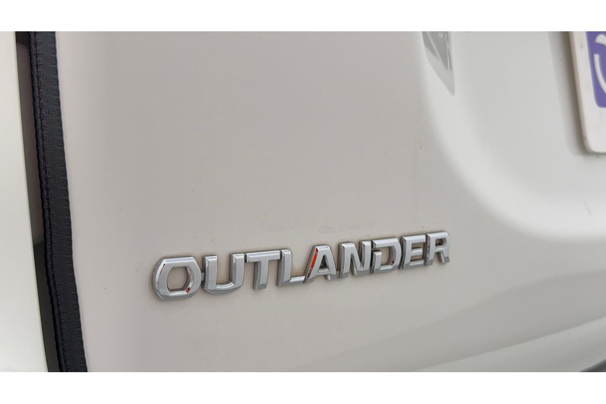 2020 Mitsubishi Outlander LS ZL