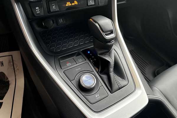 2025 Toyota RAV4 Hybrid XSE