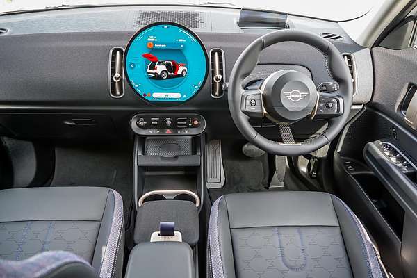 2024 MINI Countryman E Classic U25