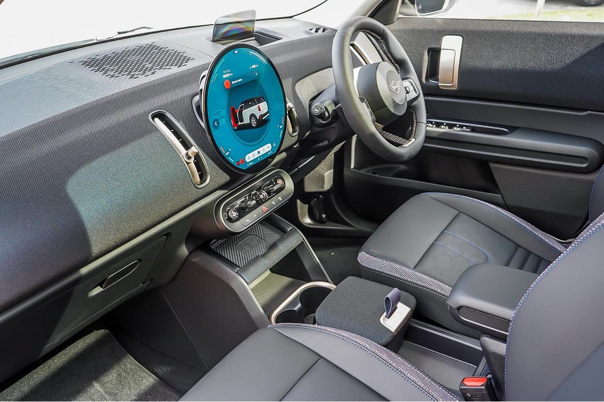 2024 MINI Countryman E Classic U25