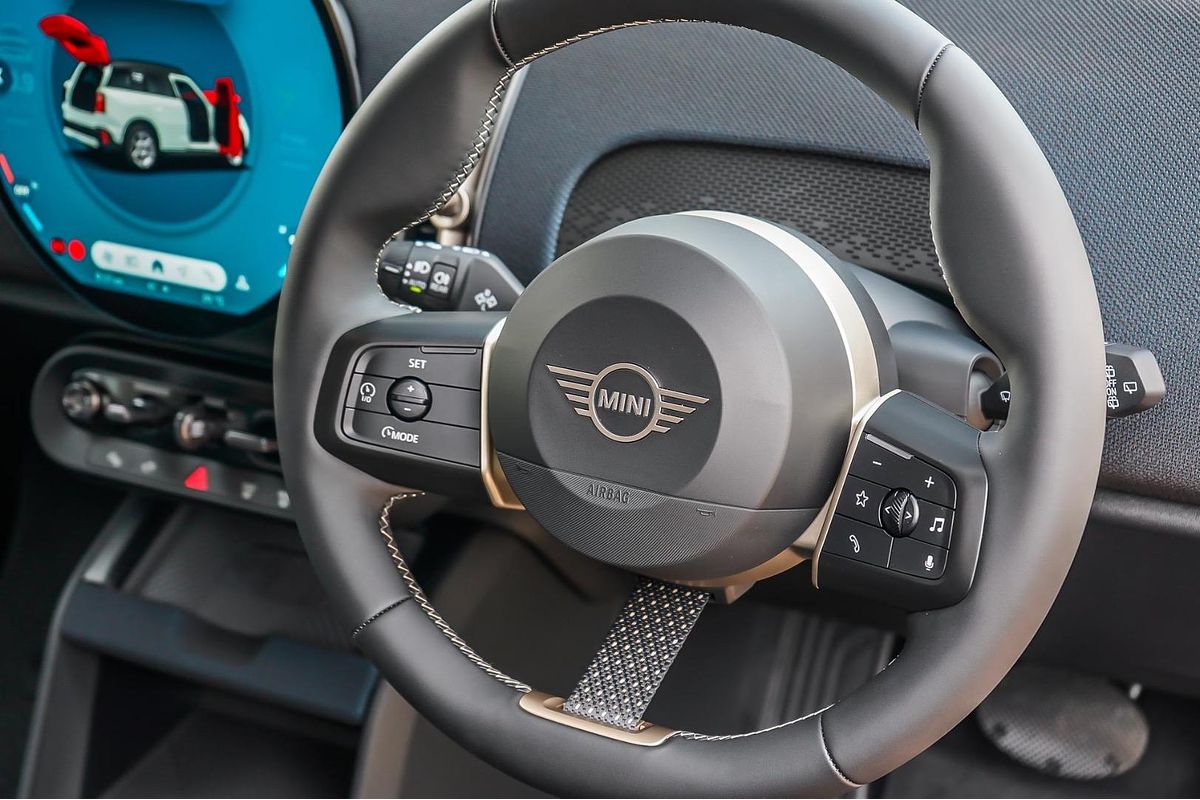 2024 MINI Countryman E Classic U25