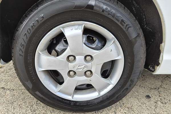 2002 Hyundai Accent GL LC