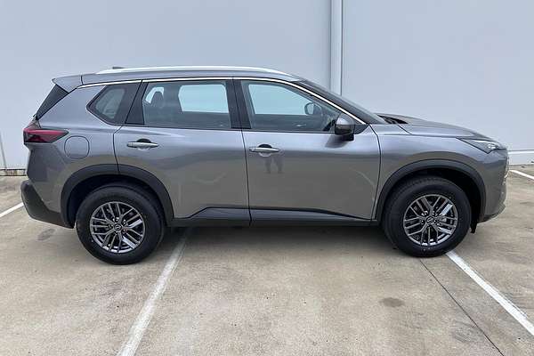 2025 Nissan X-TRAIL ST T33