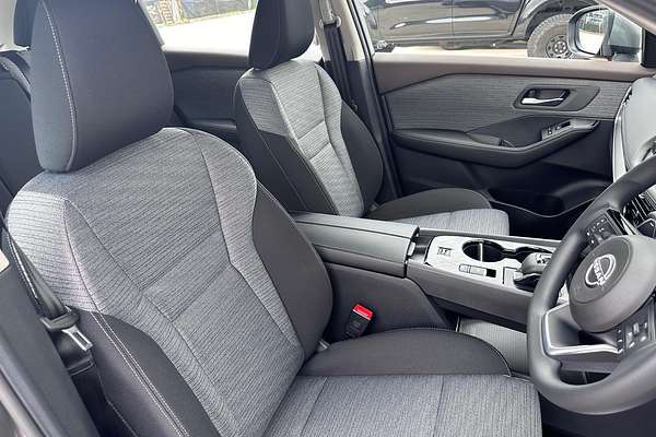 2025 Nissan X-TRAIL ST T33