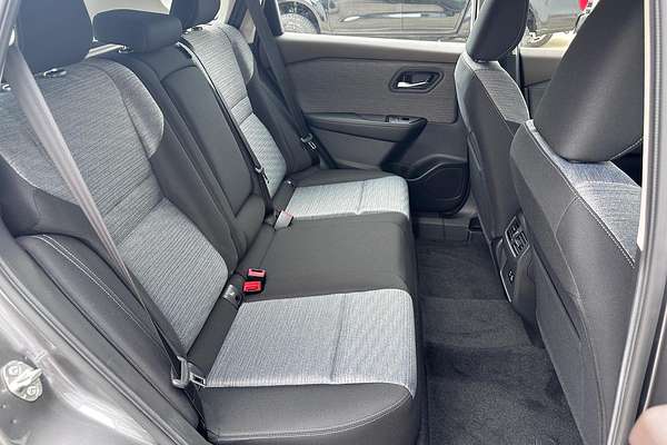 2025 Nissan X-TRAIL ST T33