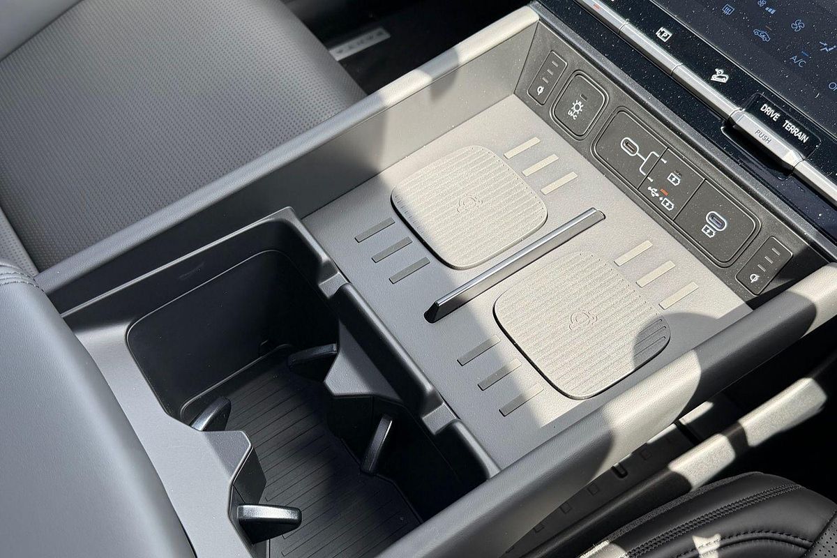 2025 Hyundai Santa Fe Hybrid Calligraphy MX5.V1