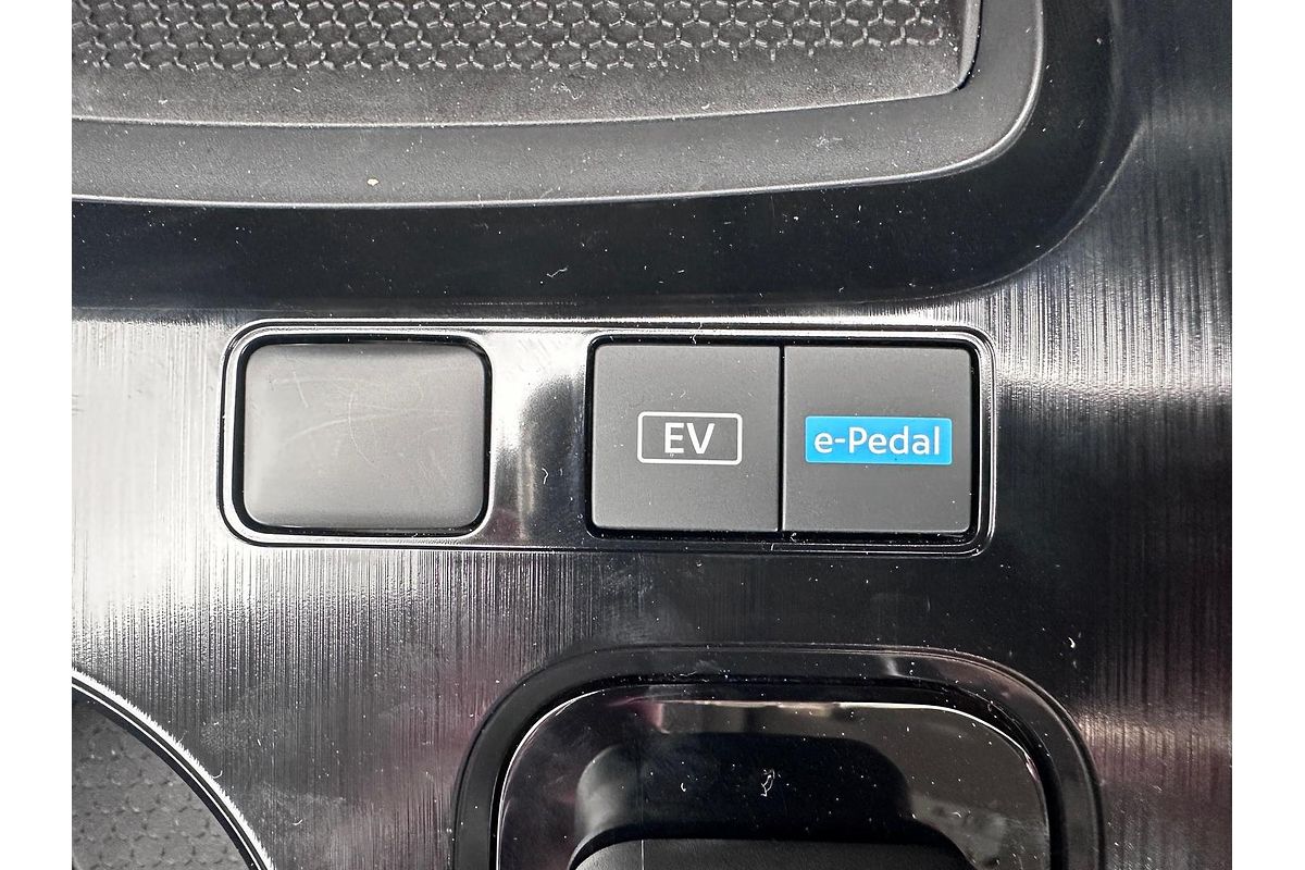 2025 Nissan X-TRAIL ST-L e-POWER T33