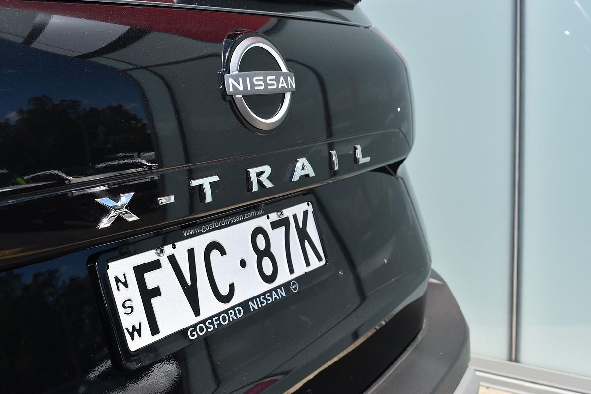 2025 Nissan X-TRAIL ST T33