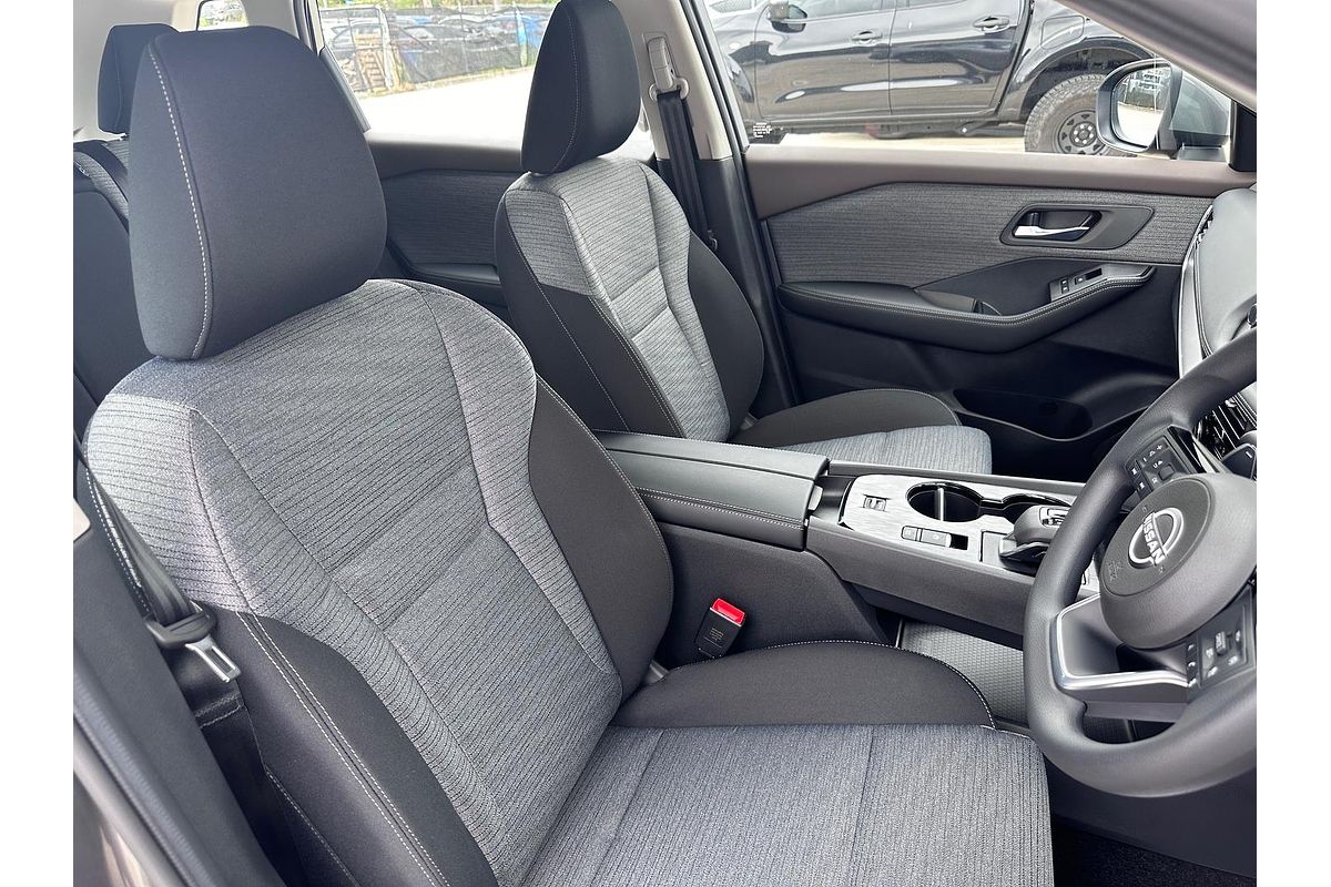 2025 Nissan X-TRAIL ST T33