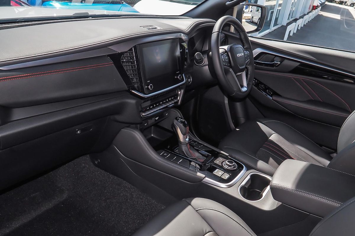 2025 Isuzu MU-X X-TERRAIN