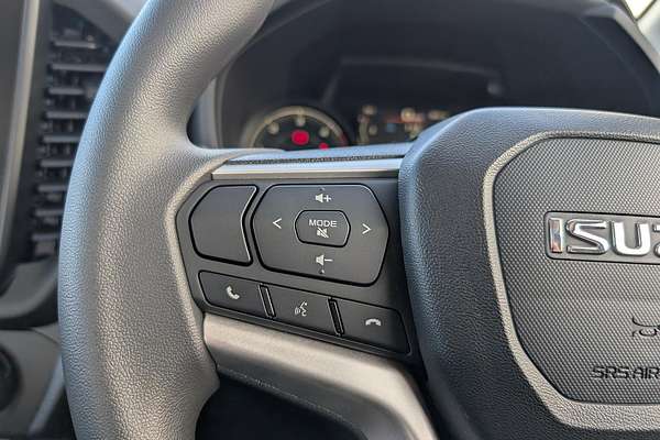 2025 Isuzu D-MAX SX 4X4