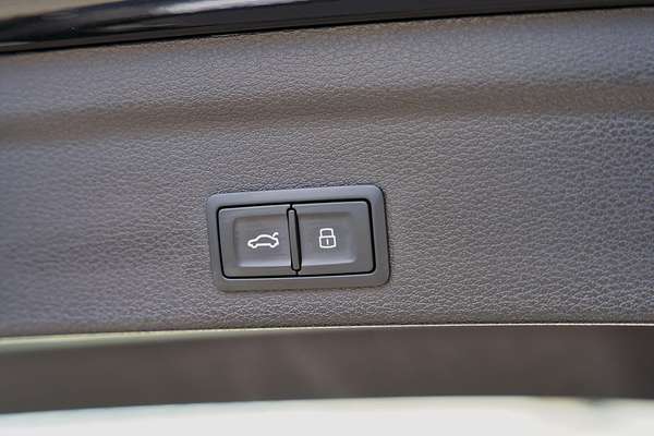 2025 Audi Q3 35 TFSI S line edition F3