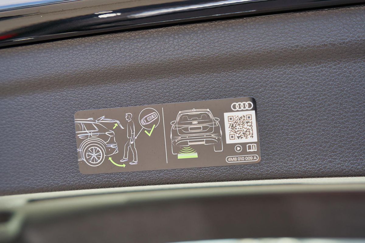 2025 Audi Q3 35 TFSI S line edition F3