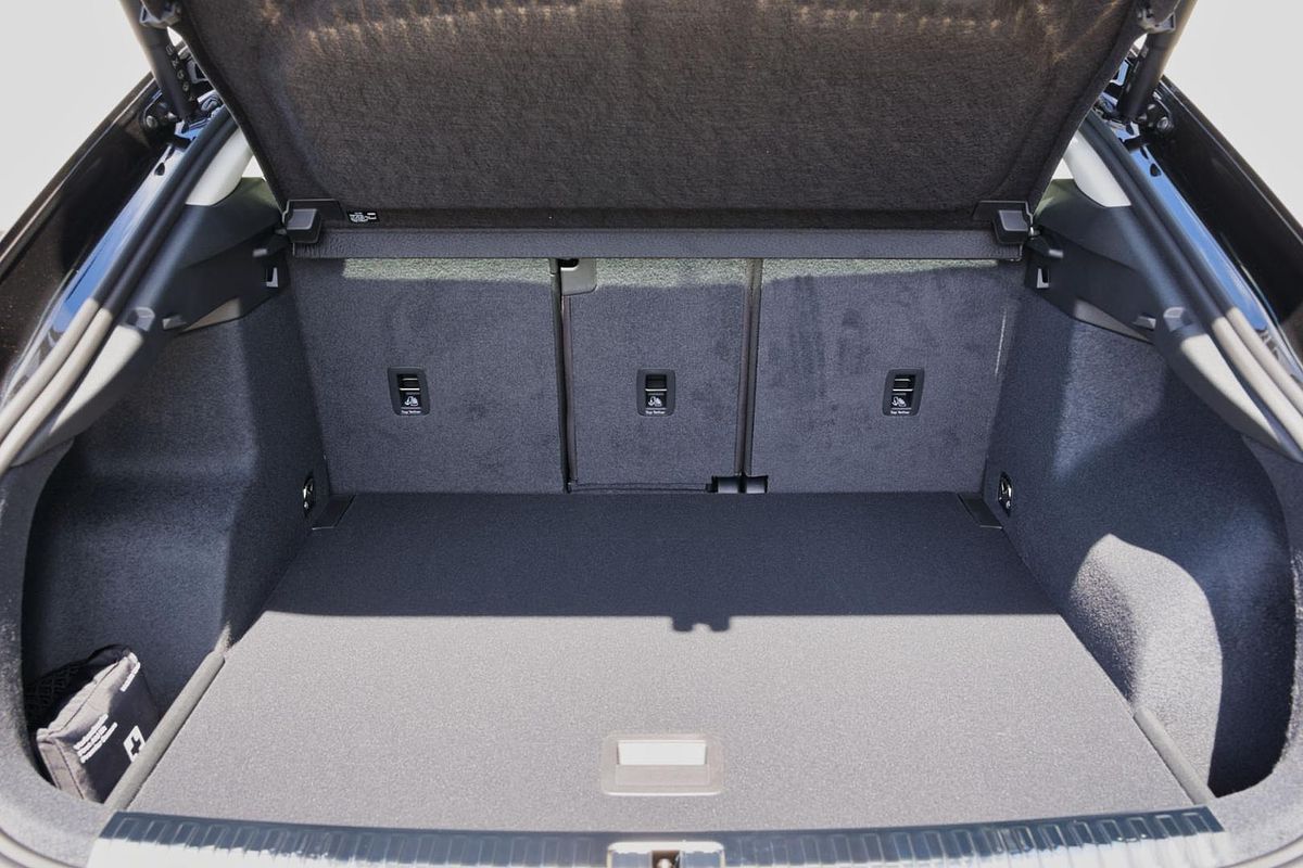 2025 Audi Q3 35 TFSI S line edition F3