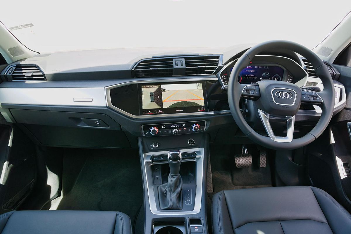 2025 Audi Q3 35 TFSI S line edition F3