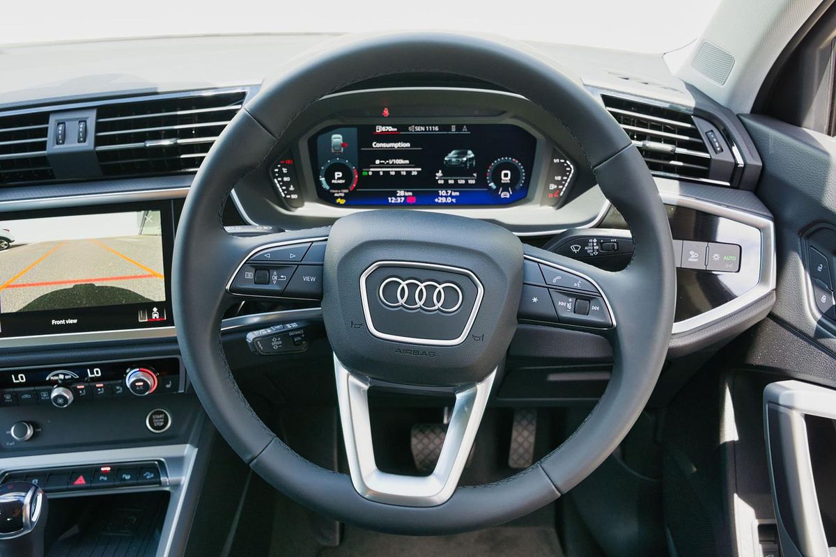 2025 Audi Q3 35 TFSI S line edition F3