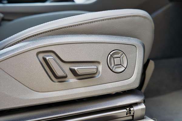 2025 Audi Q3 35 TFSI S line edition F3