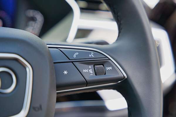 2025 Audi Q3 35 TFSI S line edition F3