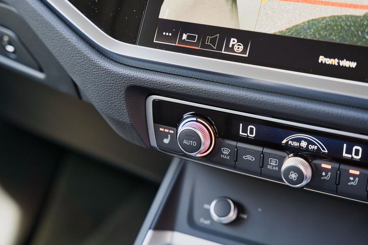 2025 Audi Q3 35 TFSI S line edition F3