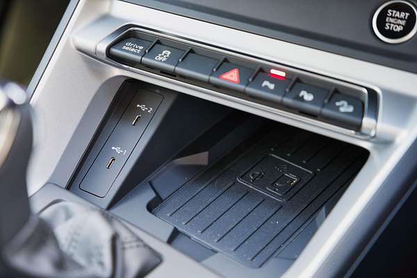 2025 Audi Q3 35 TFSI S line edition F3