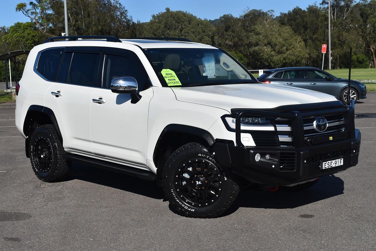 2022 Toyota Landcruiser Sahara FJA300R