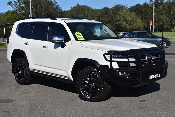 2022 Toyota Landcruiser Sahara FJA300R