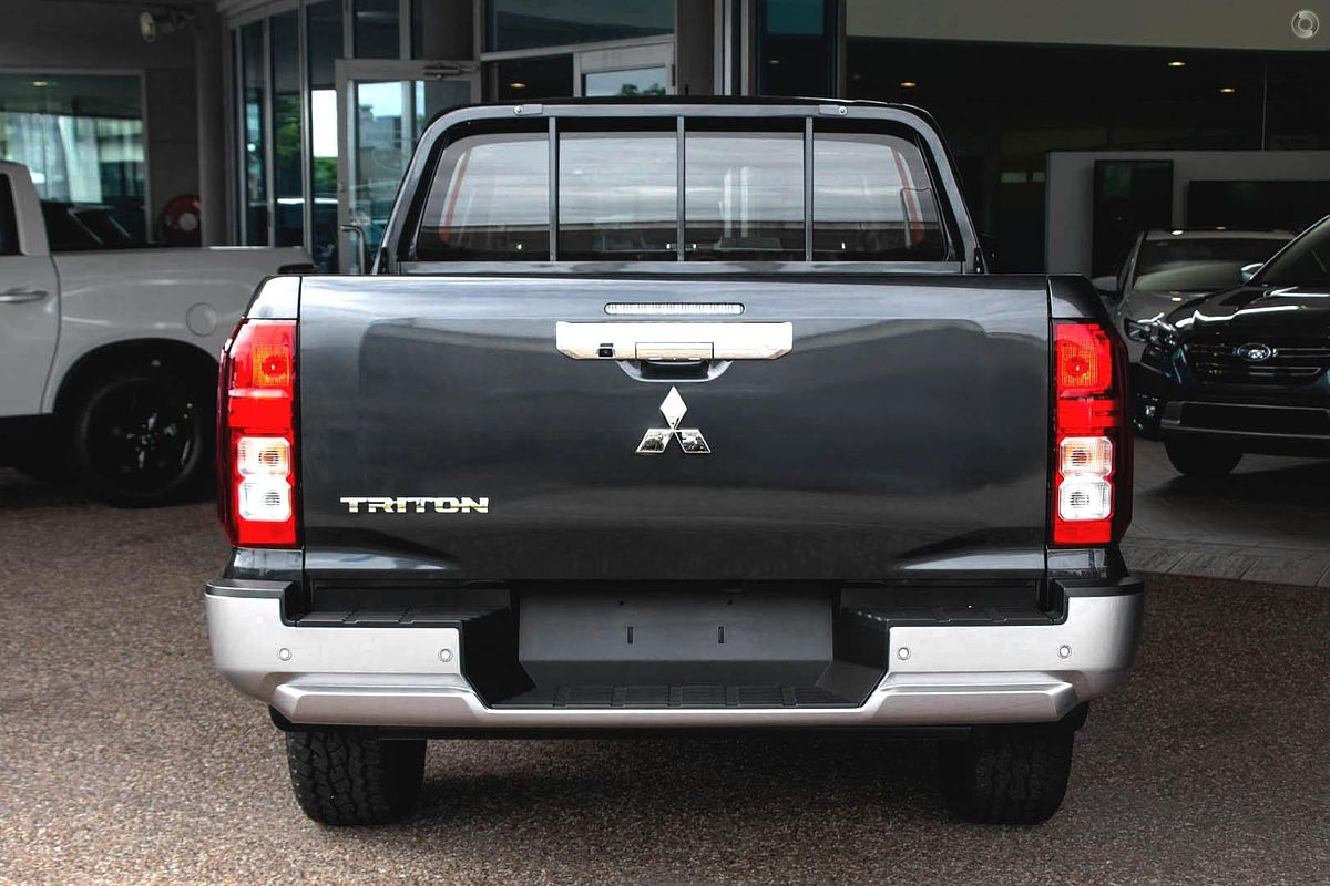 2025 Mitsubishi Triton GLX MV 4X4