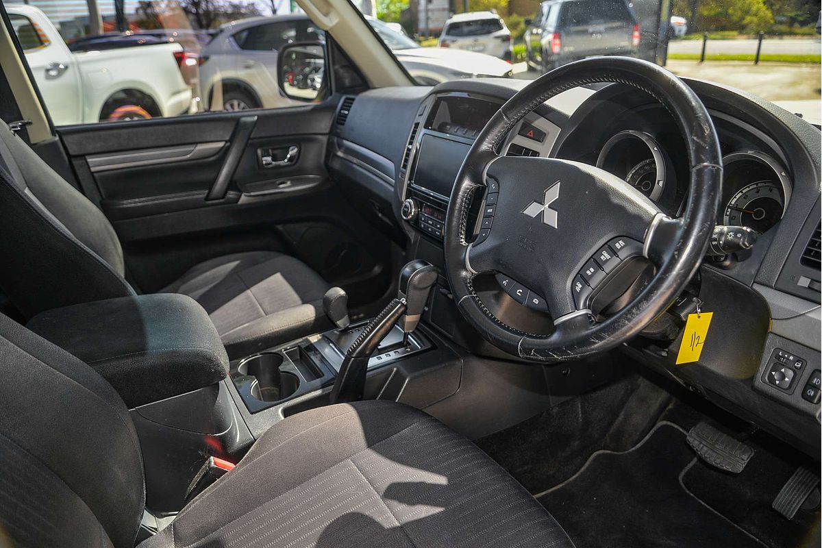 2020 Mitsubishi Pajero Sport GLX QF