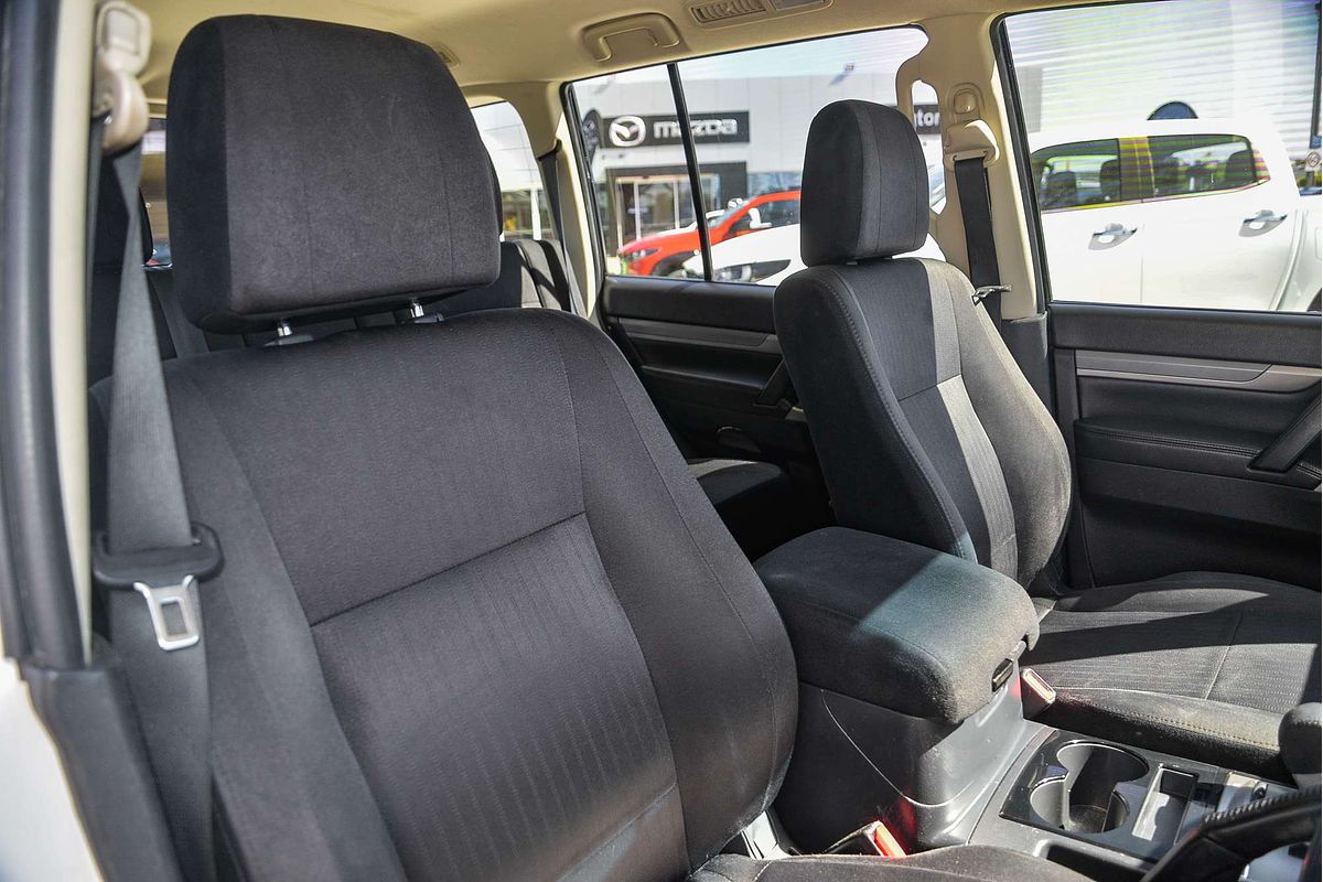 2020 Mitsubishi Pajero Sport GLX QF