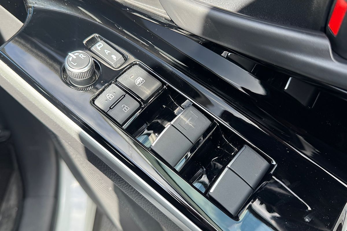 2024 Toyota bZ4X XEAM10R