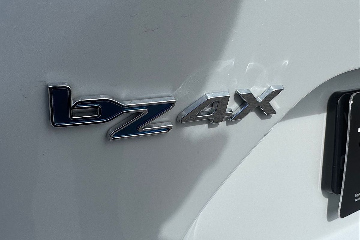 2024 Toyota bZ4X XEAM10R