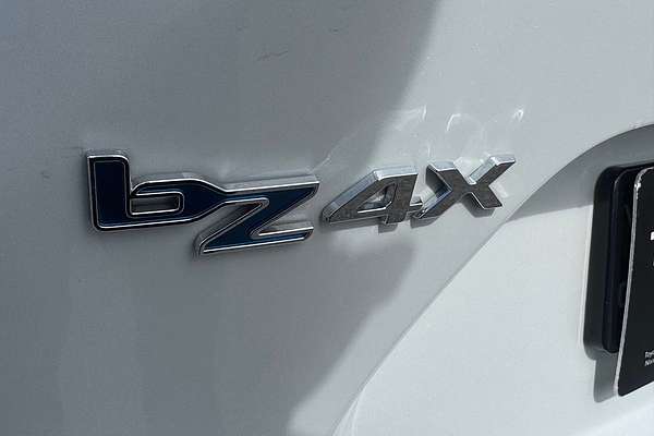 2024 Toyota bZ4X XEAM10R