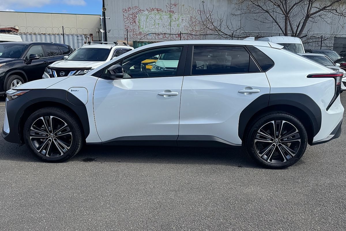 2024 Toyota bZ4X XEAM10R