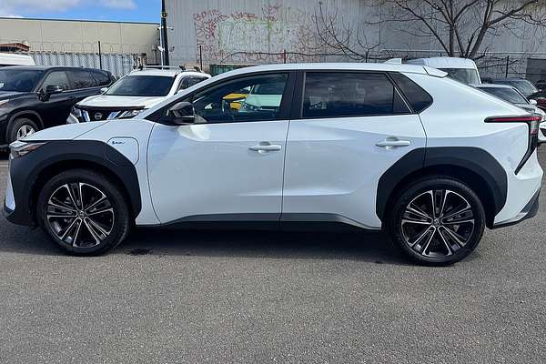 2024 Toyota bZ4X XEAM10R