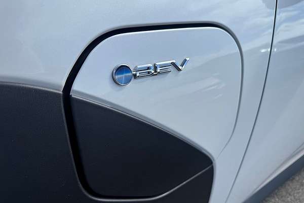 2024 Toyota bZ4X XEAM10R