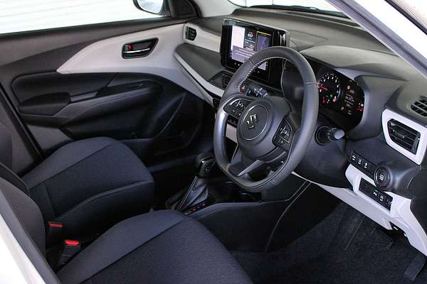 2025 Suzuki Swift Hybrid Plus UZ