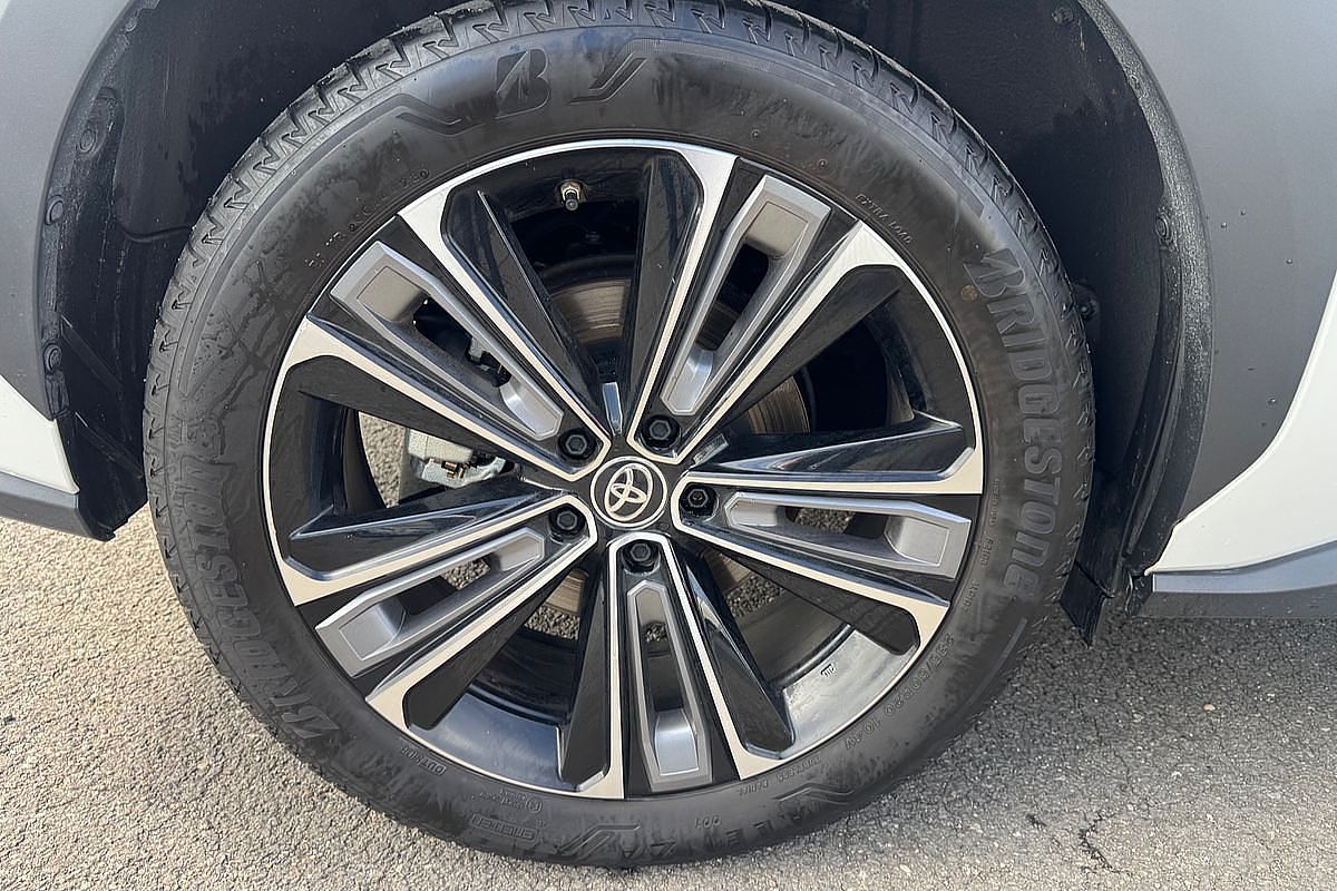 2024 Toyota bZ4X XEAM10R