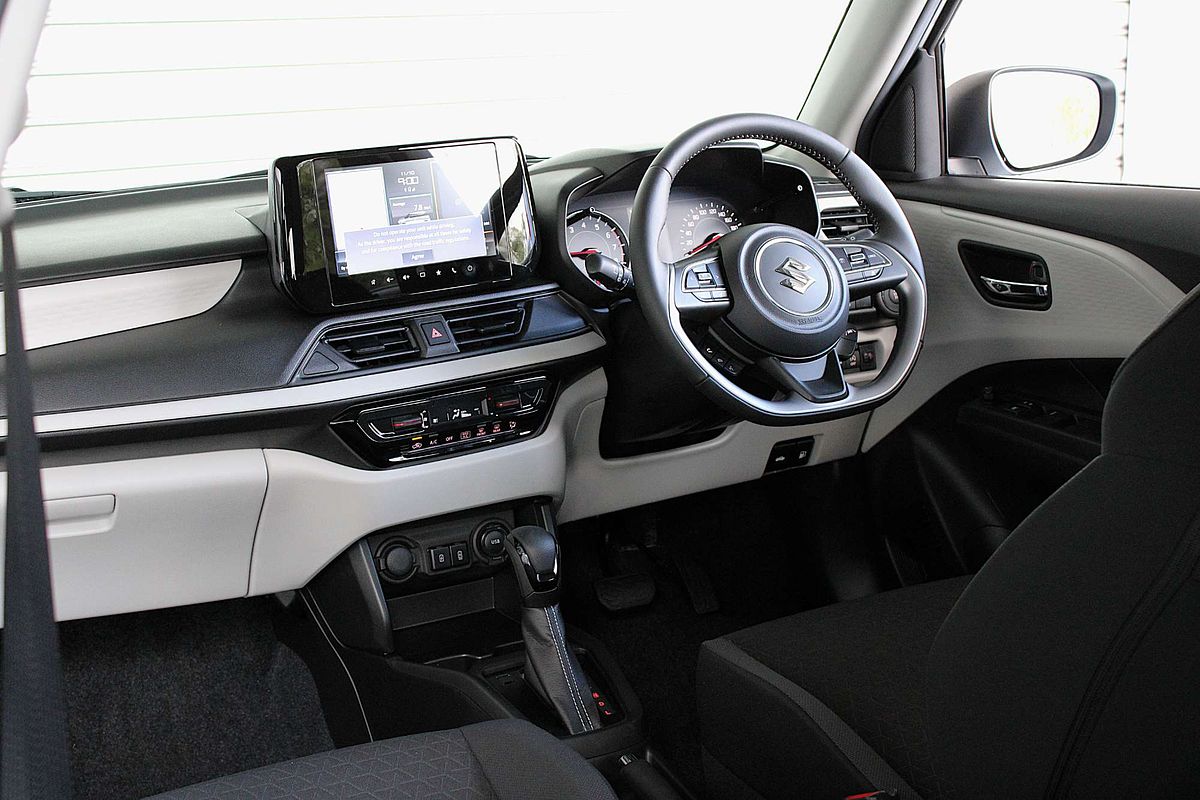 2025 Suzuki Swift Hybrid Plus UZ