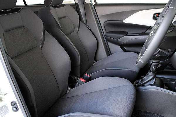 2025 Suzuki Swift Hybrid Plus UZ